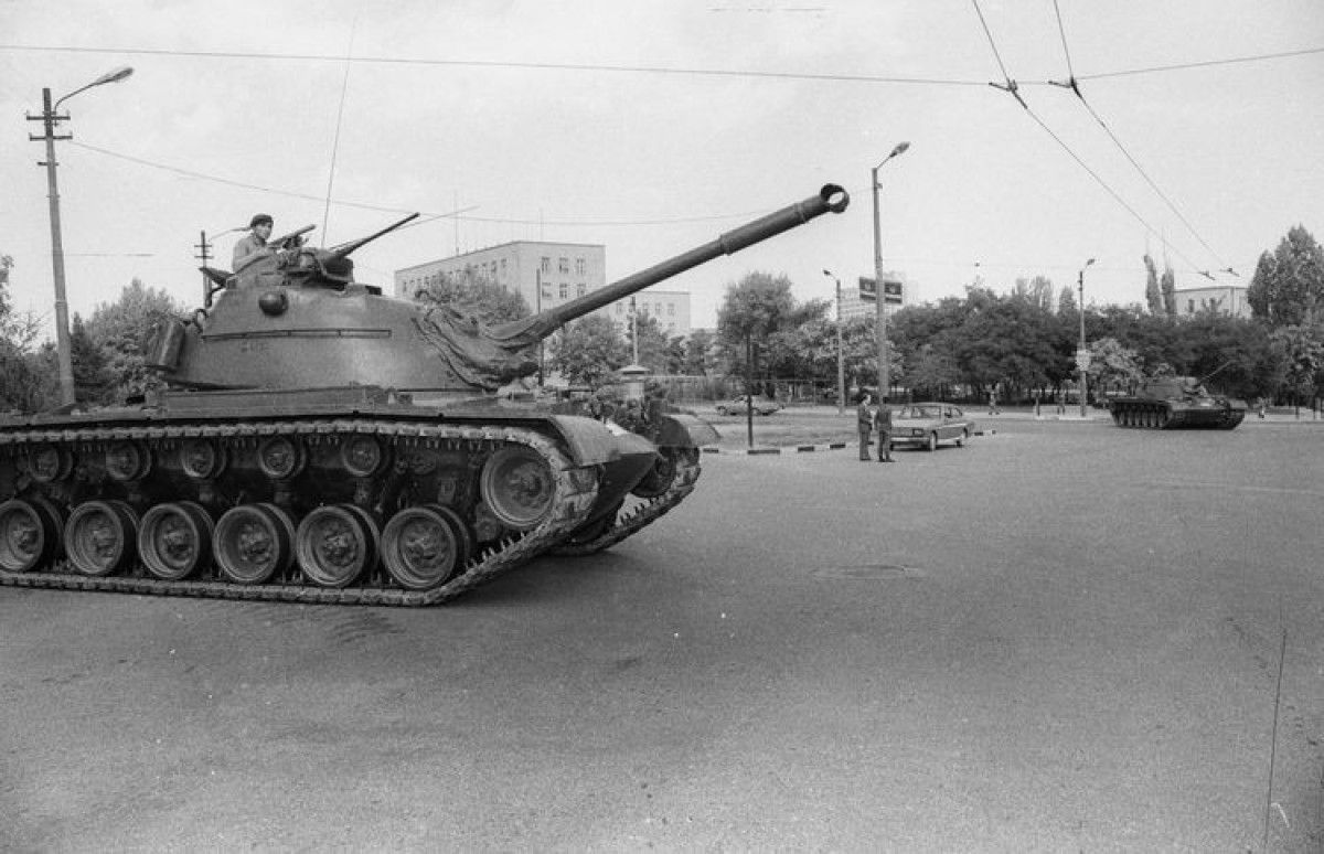 12 Eylül 1980 Darbesinin Gölgesindeki Türkiye: Yükselen Otoriterlik, Yargılamalar ve Sonuçları