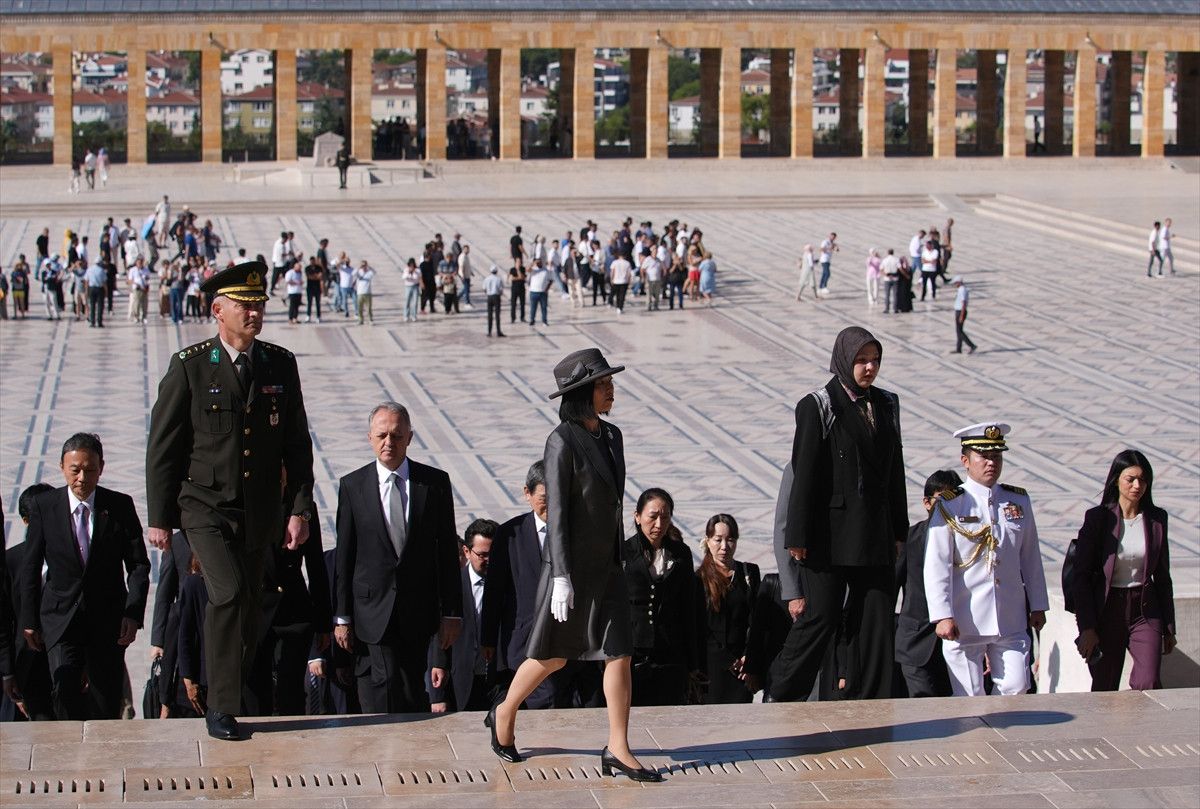 Anıtkabir Ziyareti ve Türkiye'deki Kültürel Değerlere Yolculuk: Prenses Akiko Mikasa'nın Ankara Ziyatı