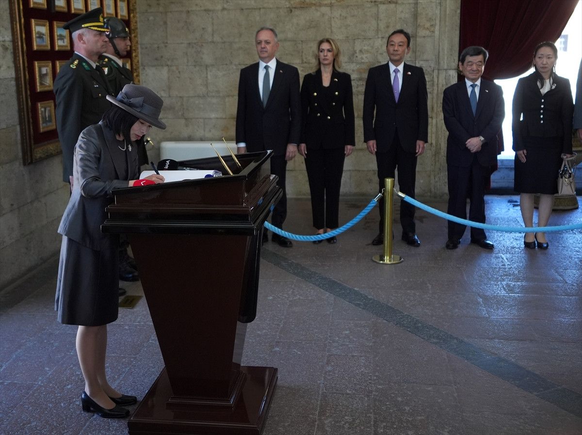 Anıtkabir Ziyareti ve Türkiye'deki Kültürel Değerlere Yolculuk: Prenses Akiko Mikasa'nın Ankara Ziyatı