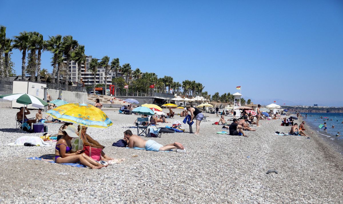 Antalya’da Eylül Sıcağı ve Deniz Keyfi: Plajlar ve Turizm Yoğunluğu