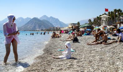 Antalya’da Eylül Sıcağı ve Deniz Keyfi: Plajlar ve Turizm Yoğunluğu