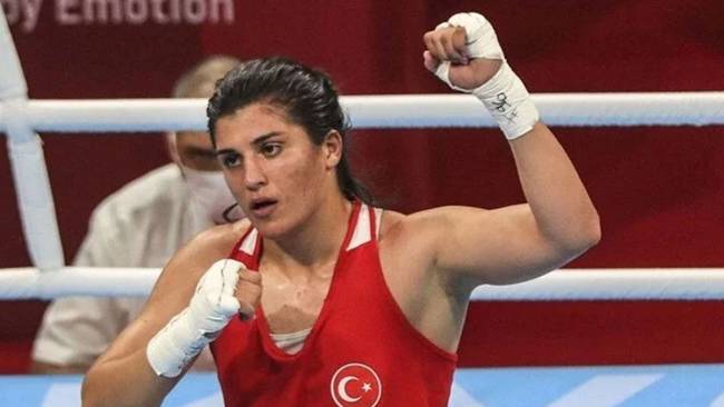Busenaz Sürmeneli Çeyrek Finale Taşındı: Dünya Şampiyonası Yolculuğu ve Kariyer Öne çıkan Başarılar