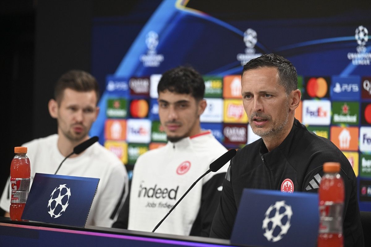 Eintracht Frankfurt Teknik Direktörü Toppmöller: Genç Kadroya Güveniyoruz ve Galatasaray’ı Derinlemesine İnceledik