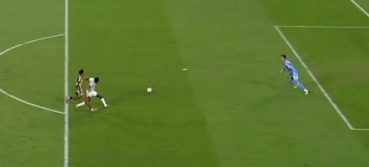 Fenerbahçe-Alanyaspor Maçı: Hakem Kararları ve Yorumlar Üzerine Derinlemesine Analiz