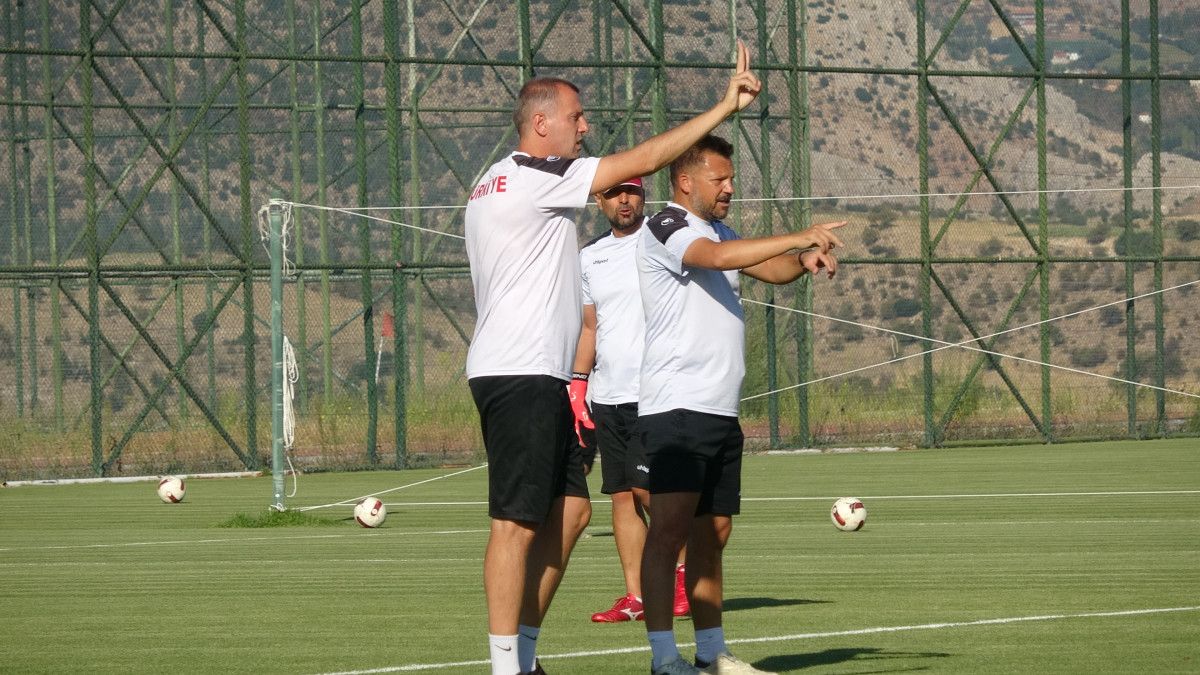 İşaret Diliyle Sınırları Kaldıran Köprü: Okan Kurt'in Milli Takıma Etkisi