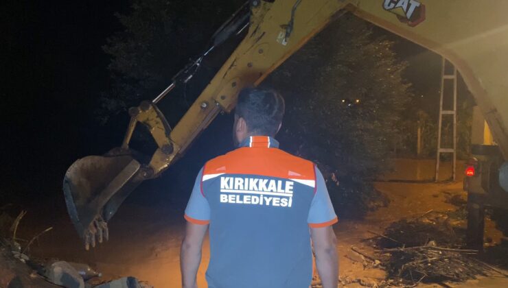 Kırıkkale’de Şiddetli Sağanak Sonrası Ekipler Bölgede Yoğun Çalışma İçinde