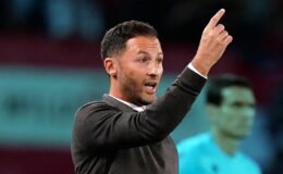 Nottingham Forest’ta Yeni Dönem Başlıyor: Tedesco İçin Fenerbahçeyle Görüşmeler ve İngiliz Baskısı
