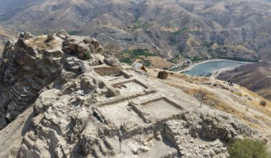 Palu Kalesi Kazılarında 3 Bin Yıllık Tarih İzleri Gün Yüzüne Çıkıyor