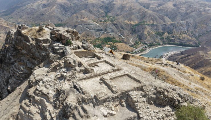 Palu Kalesi Kazılarında 3 Bin Yıllık Tarih İzleri Gün Yüzüne Çıkıyor