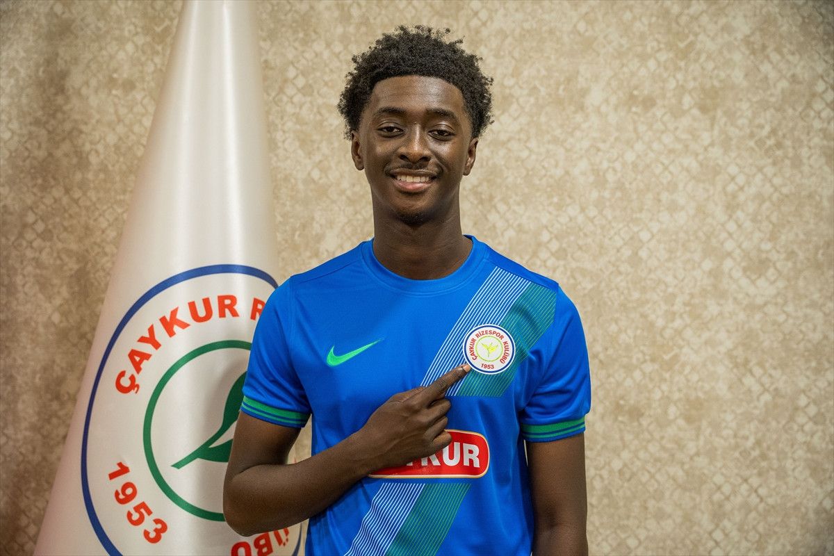 Rak-Sakyi Rizespor'da: Kiralık Transferle Yeşil-Mavililere Katıldı
