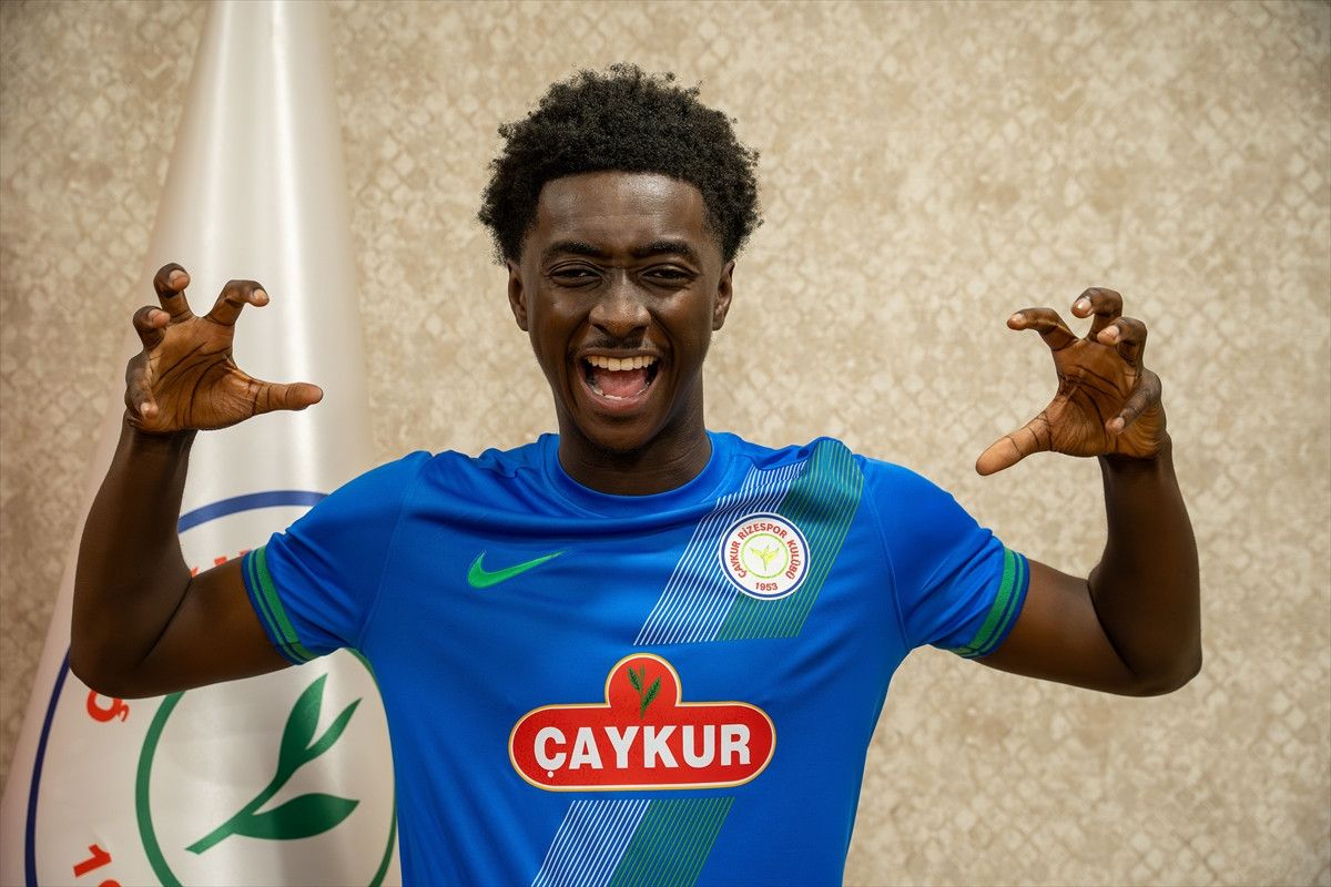 Rak-Sakyi Rizespor'da: Kiralık Transferle Yeşil-Mavililere Katıldı