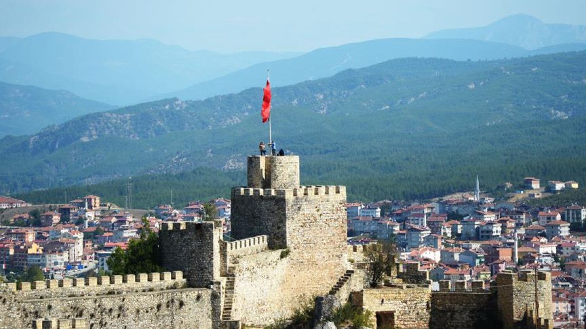 Türkiye’nin Tarih Düşmanları: Kale İzleri ve Stratejik Tepeler