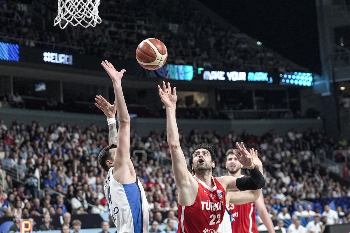 Türkiye'nin Yunanistan Zaferiyle EuroBasket 2025'e Damga Vuran Konuşma ve Coşkulu Duygular