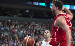 Türkiye’nin Yunanistan Zaferiyle EuroBasket 2025’e Damga Vuran Konuşma ve Coşkulu Duygular