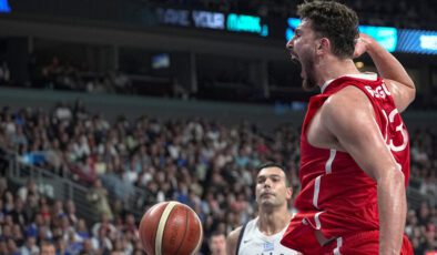 Türkiye’nin Yunanistan Zaferiyle EuroBasket 2025’e Damga Vuran Konuşma ve Coşkulu Duygular