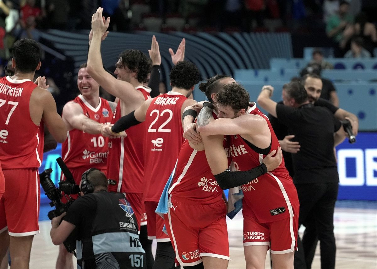 Yunanistan'ı Devre Dışı Bırakarak Finale Yükselen Türkiye: EuroBasket 2025 Yarı Final Zaferi